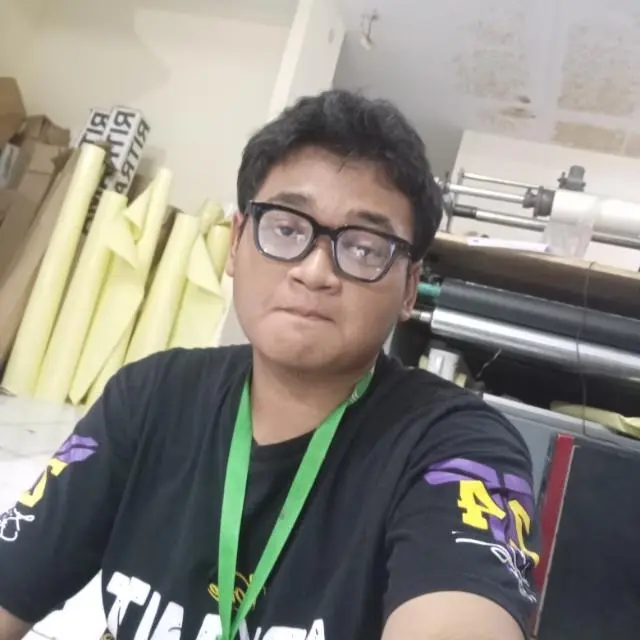 Foto Wisnu, anggota kelompok workshop dot painting